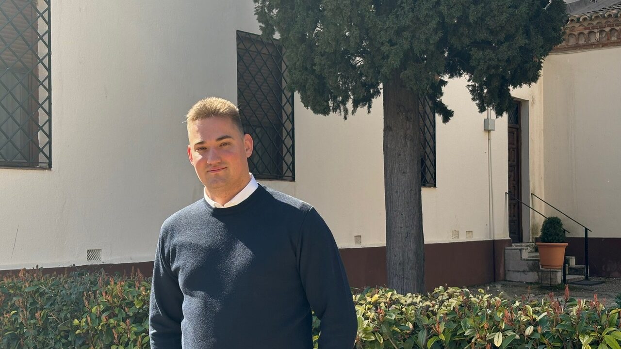 Jesús Qué hace un Joven como Tú...