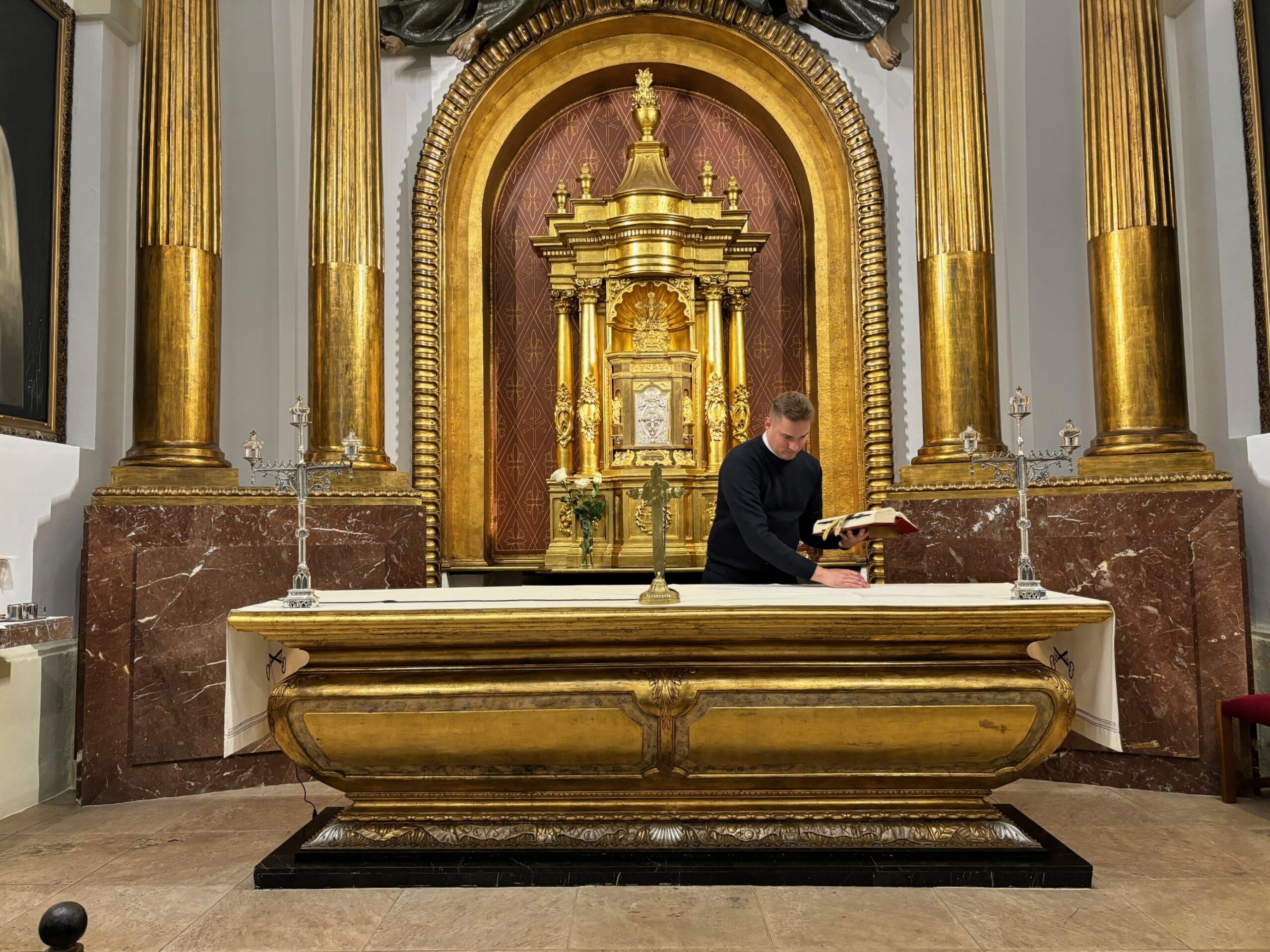 Altar san Pedro Alcalá