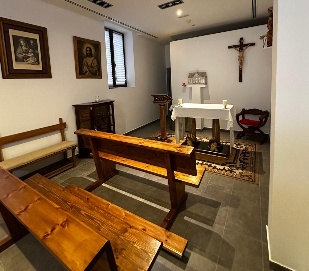 capilla casa acogida san juan pablo ii alcala de henares