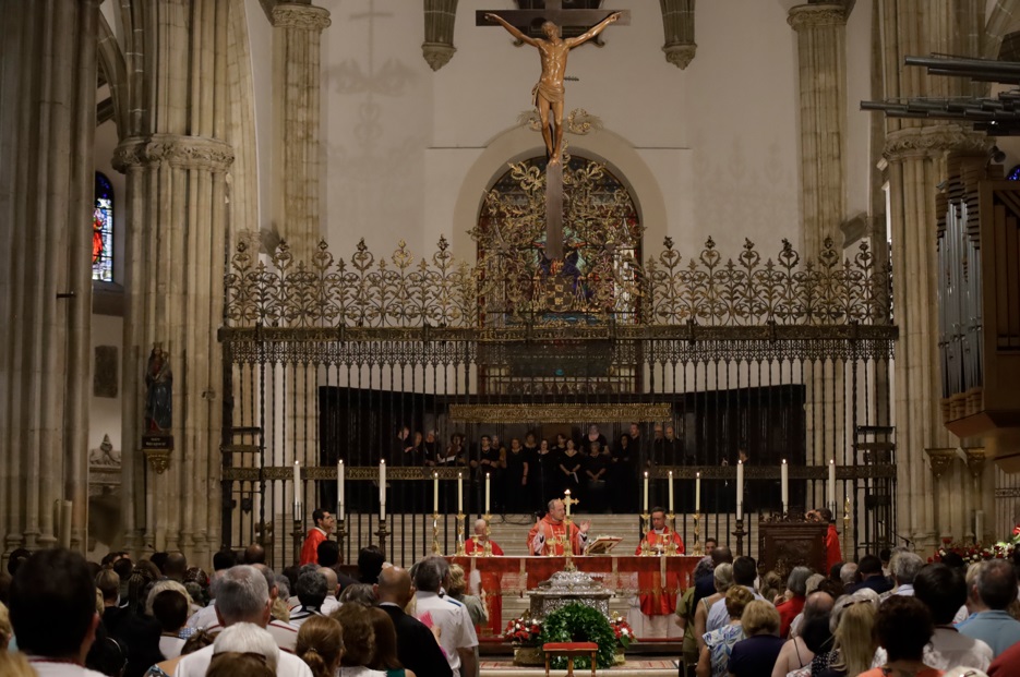 catedral santos niños eucaristia 26