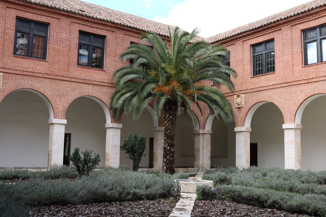 claustro mayor monasterio san bernardo alcala de henares