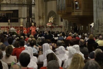diocesis de alcala obispo catedral fieles misa