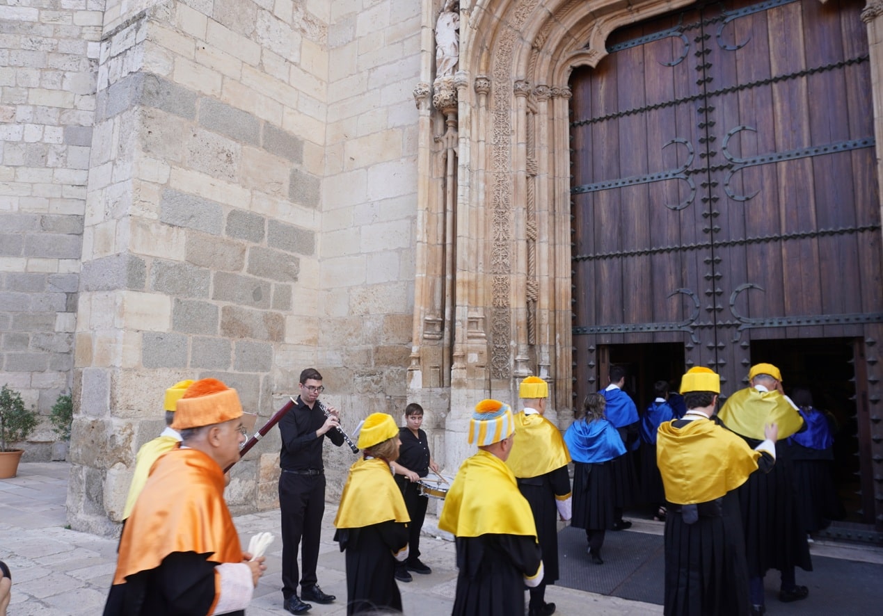 doctores inauguracion curso alcala catedral magistral universidad 25 26