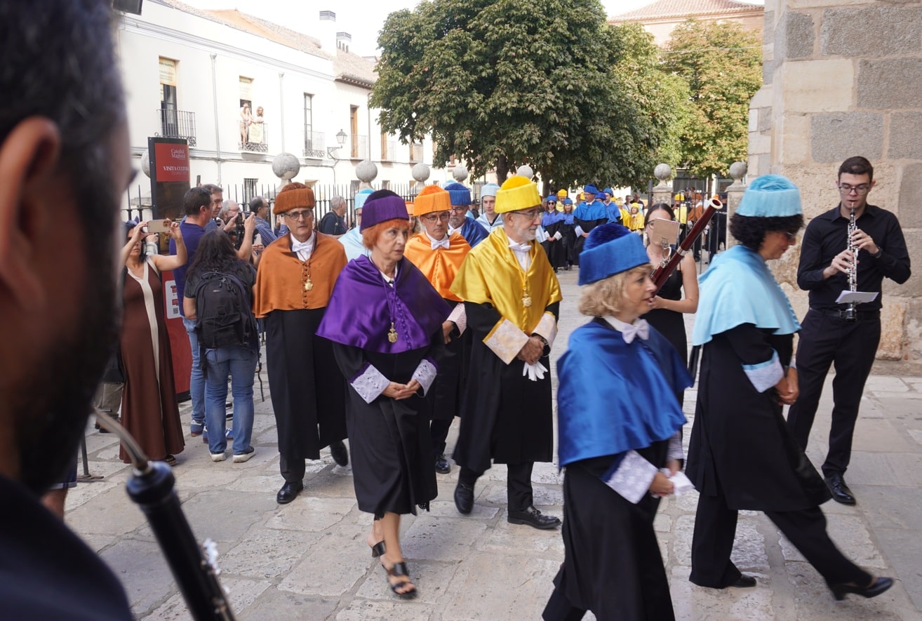 doctores uah inauguracion curso alcala catedral magistral universidad