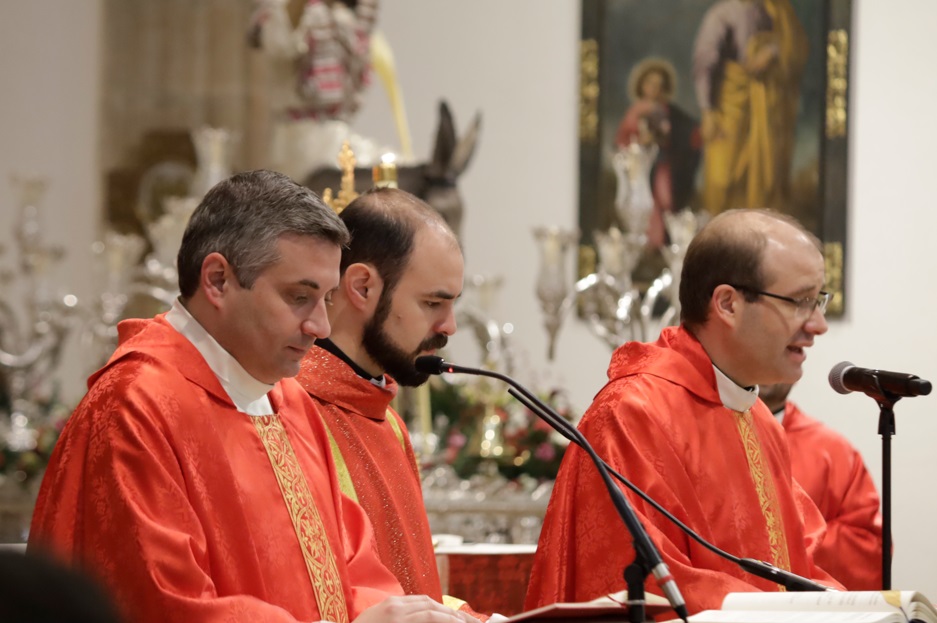 eucaristia domingo ramos 2026 sacerdotes alcala catedral evangelio
