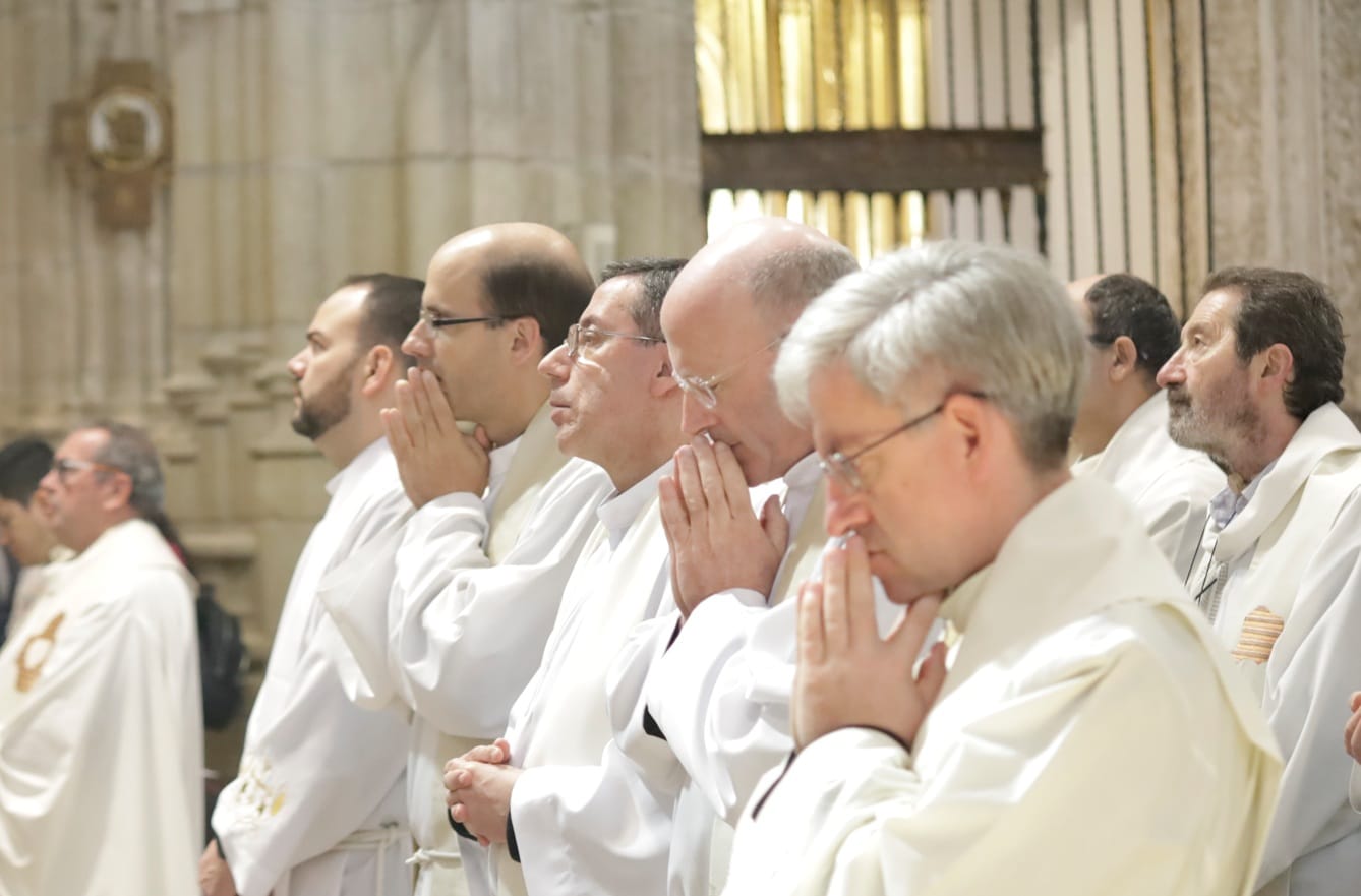 eucaristia sacerdotes misa crismal 2025 alcala henares