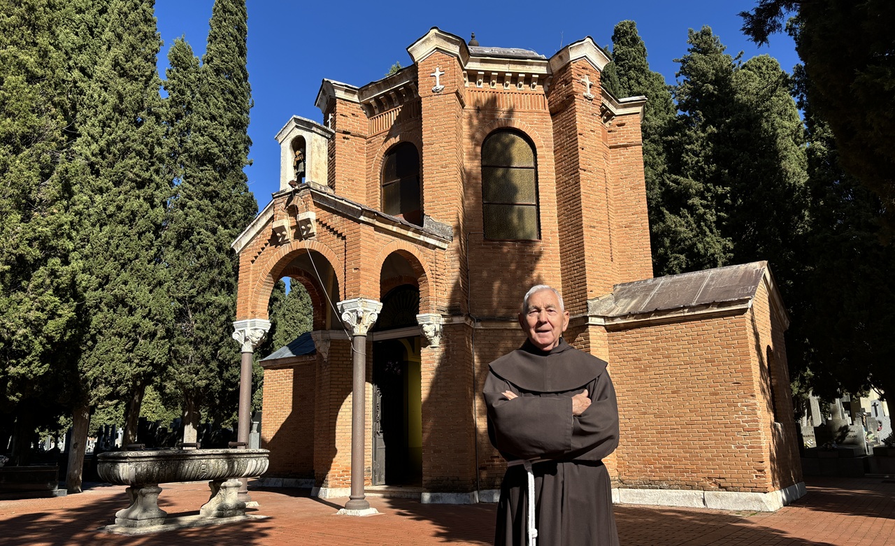 hermano alejandro fraile franciscano cementerio viejo alcala henares
