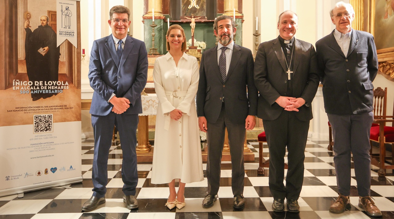 Mons. Antonio Prieto Lucena asiste a la presentación del programa de actividades del Vº Centenario de la presencia de Íñigo de Loyola en Alcalá de Henares