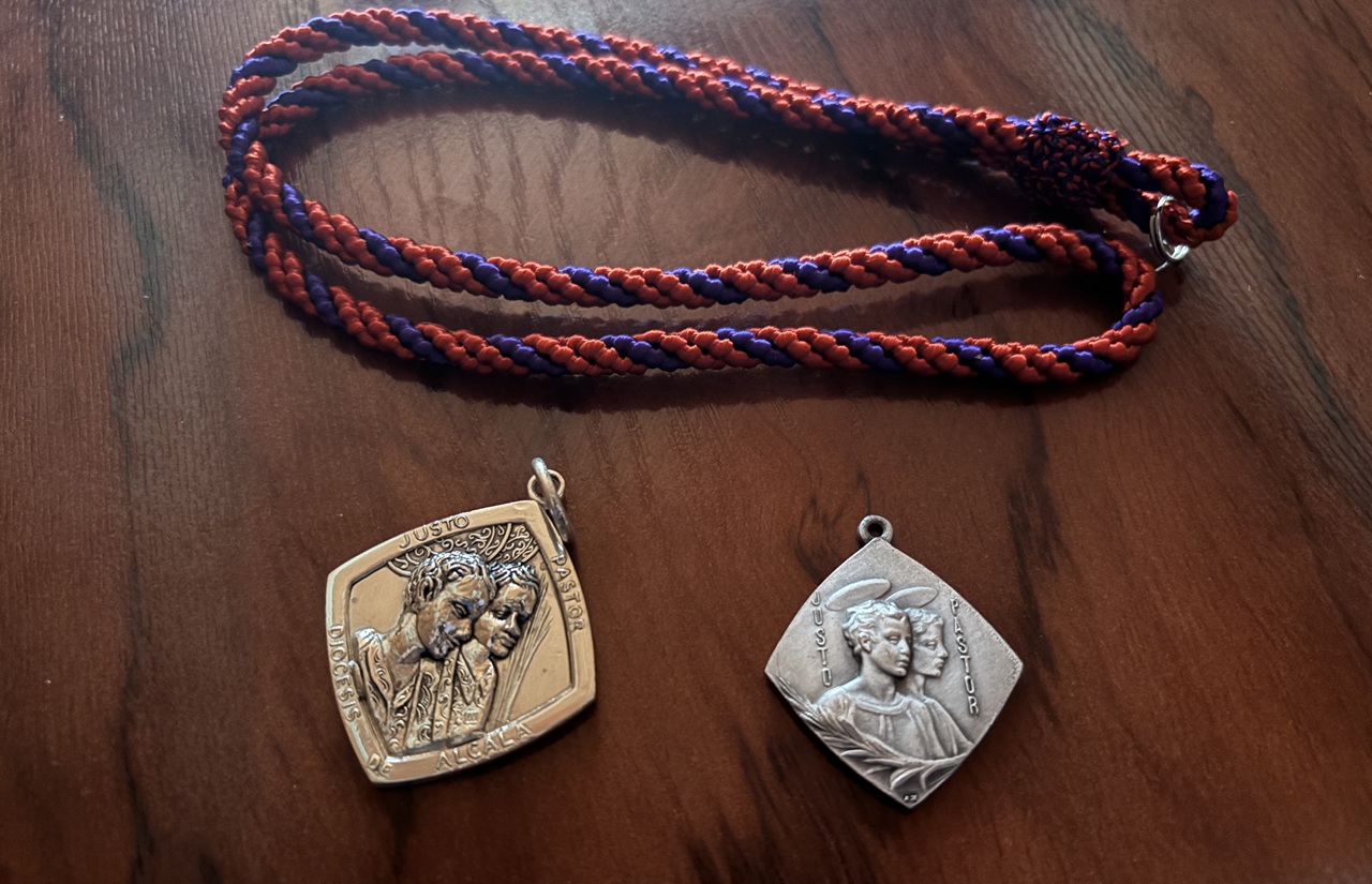 medallas asociacion santos niños diocesis alcala