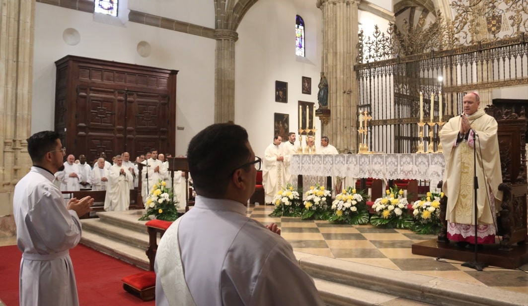 mons antonio prieto lucena ordenaciones oct 25 diacono sacerdote