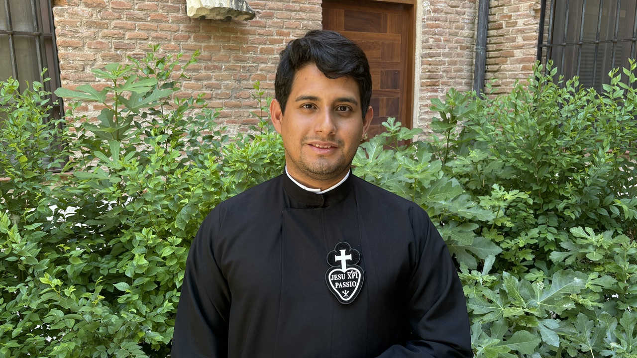 Néstor, pasionista, diácono y profesor en el colegio San Gabriel, de Alcalá de Henares, será ordenado sacerdote en Panamá