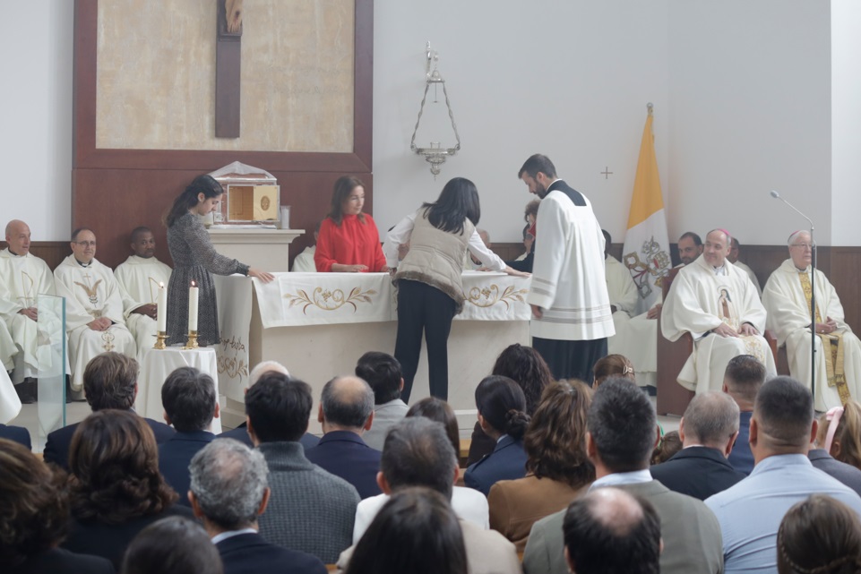 parroquia santa teresa altar dedicacion