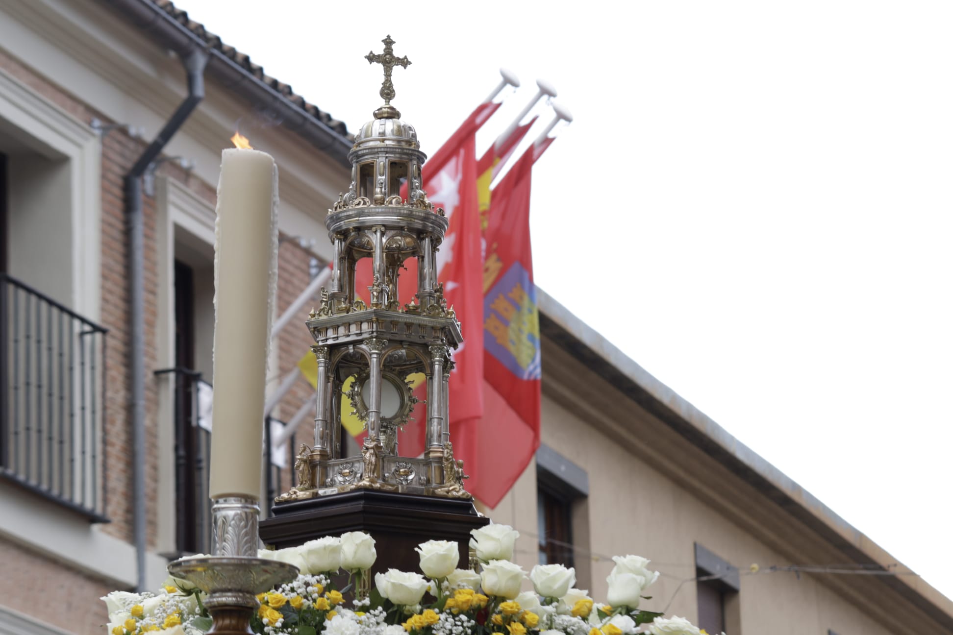 procesion corpus 2026 alcala henares bandera