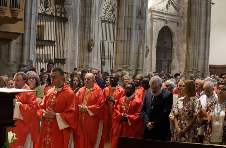 procesion entrada santos niños eucaristia 2026