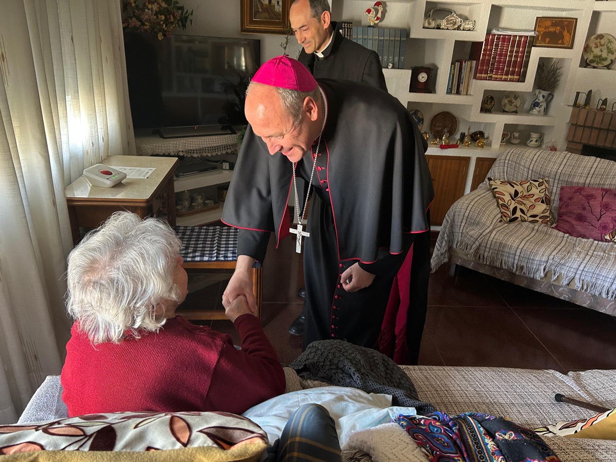 visita pastoral obispo alcala parroquia villar del olmo